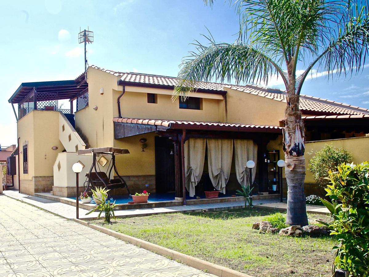 Acasaammari Apartment กัมโปเฟลิเช ดิ โรชเชลลา ภายนอก รูปภาพ